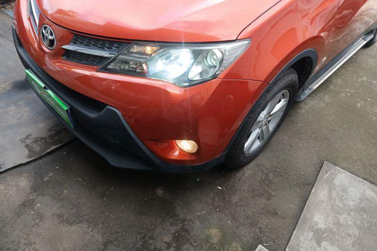 Used Toyota RAV4 2013 2.0L CVT Two-Wheel Drive Urban Edition Left Front Headlight