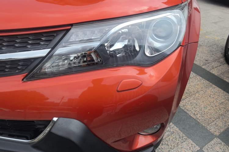 Used Toyota RAV4 2013 2.5L Automatic 4x4 Elite Edition Left Front Headlight