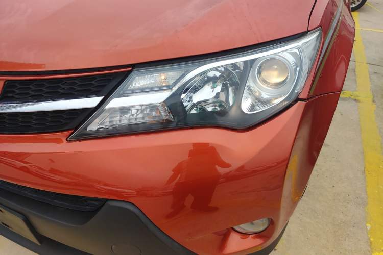 Used Toyota RAV4 2013 2.0L CVT Four-Wheel Drive New Edition Left Front Headlight
