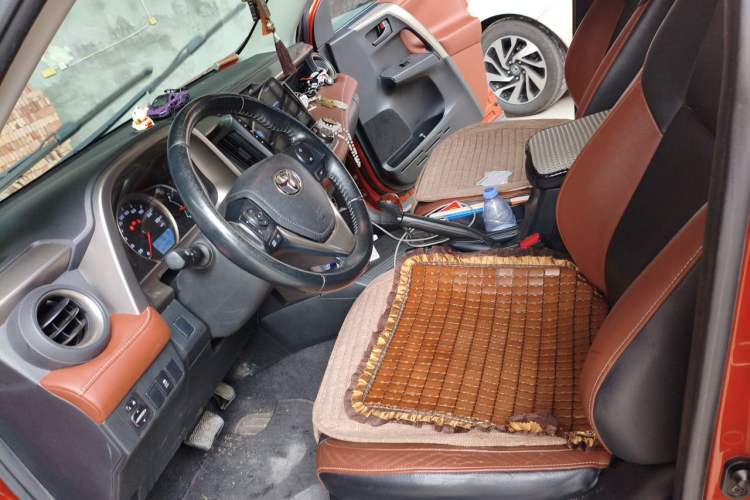 Used Toyota RAV4 2013 2.5L Automatic 4x4 Elite Edition Left Front Seat