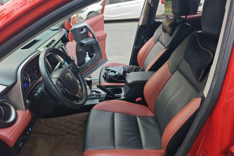 Used Toyota RAV4 2013 2.5L Automatic 4x4 Prestige Edition Left Front Seat