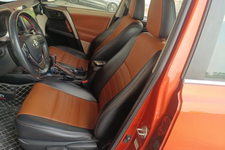 Used Toyota RAV4 2013 2.0L CVT Two-Wheel Drive Urban Edition Left Front Seat