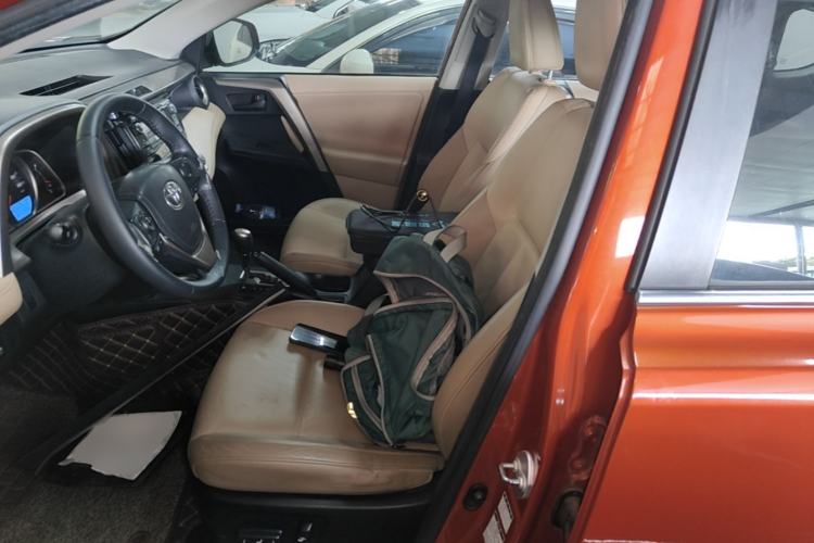 Used Toyota RAV4 2013 2.5L Automatic 4x4 Elite Edition Left Front Seat