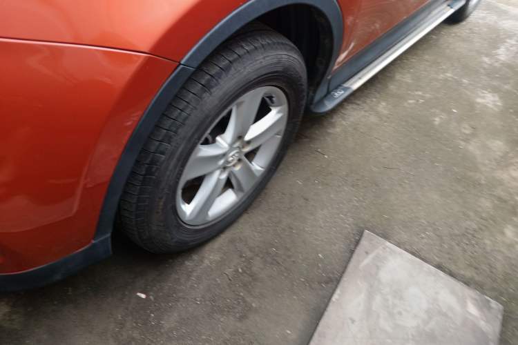 Used Toyota RAV4 2013 2.0L CVT Two-Wheel Drive Urban Edition Left Front Wheel Hub