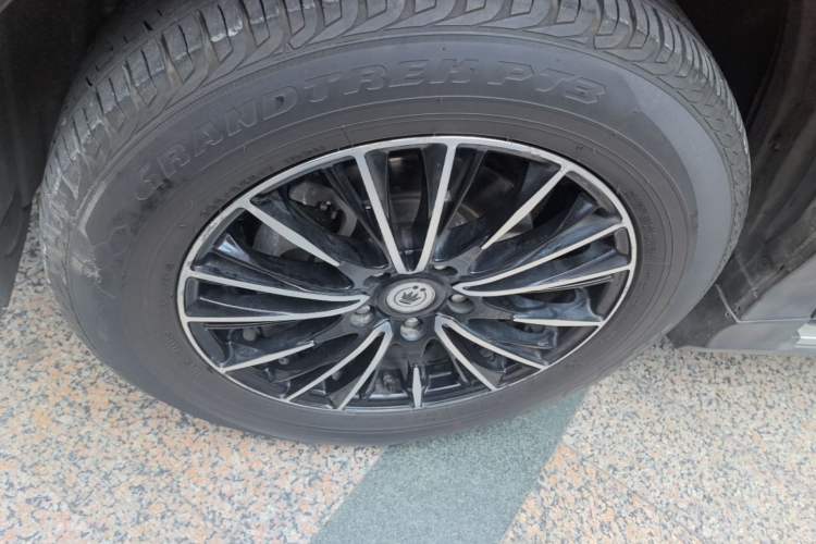 Used Toyota RAV4 2013 2.5L Automatic 4x4 Elite Edition Left Front Wheel Hub