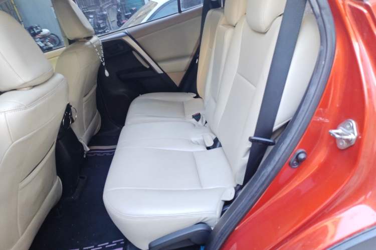 Used Toyota RAV4 2013 2.0L CVT Two-Wheel Drive Urban Edition Left Rear Seat