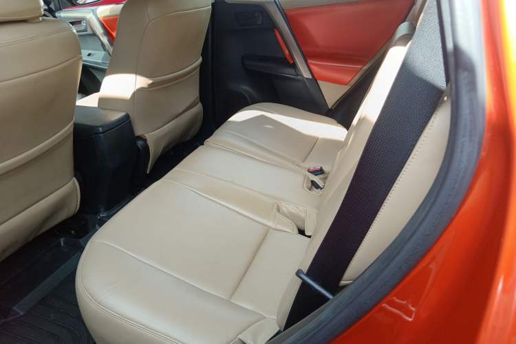 Used Toyota RAV4 2013 2.0L CVT Two-Wheel Drive Urban Edition Left Rear Seat