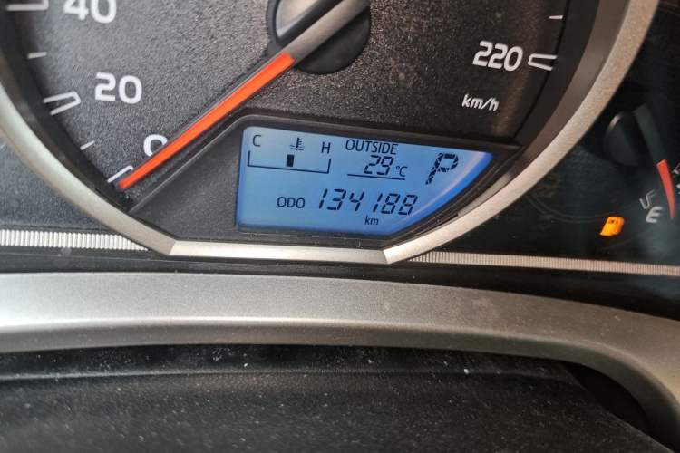 Used Toyota RAV4 2013 2.5L Automatic 4x4 Elite Edition Odometer Close Up