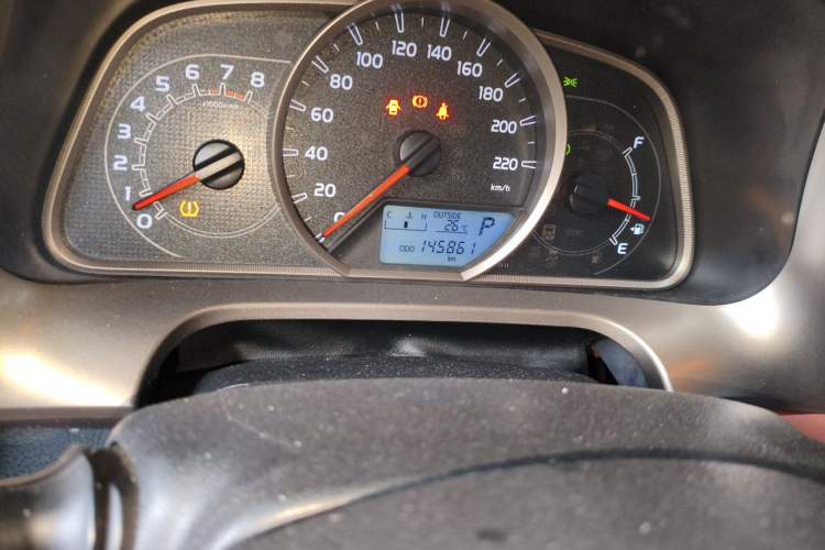 Used Toyota RAV4 2013 2.5L Automatic 4x4 Elite Edition Odometer Close Up