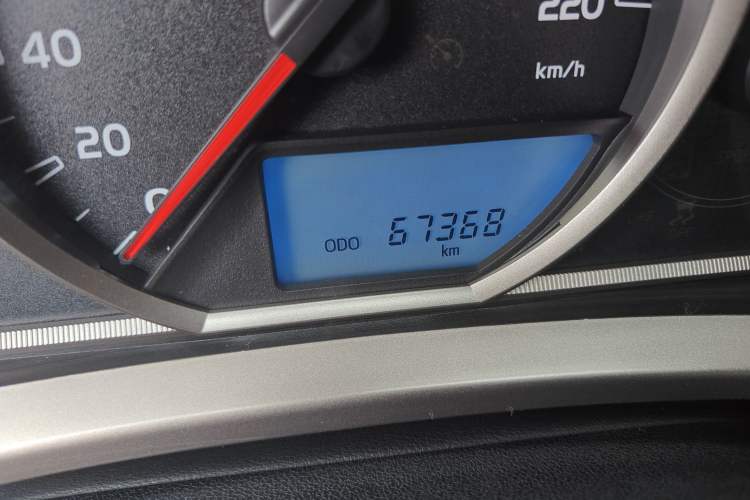Used Toyota RAV4 2013 2.5L Automatic 4x4 Elite Edition Odometer Close Up