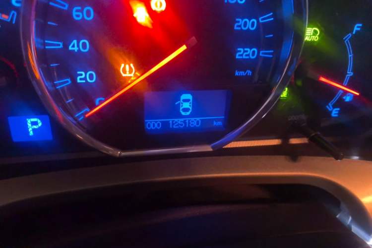 Used Toyota RAV4 2013 2.5L Automatic 4x4 Prestige Edition Odometer Close Up