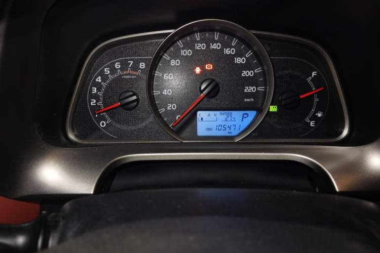 Used Toyota RAV4 2013 2.5L Automatic 4x4 Elite Edition Odometer Close Up