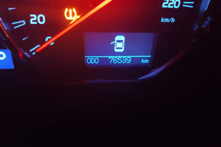 Used Toyota RAV4 2013 2.0L CVT Four-Wheel Drive New Edition Odometer Close Up