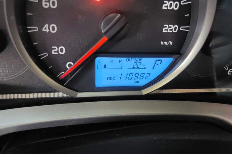 Used Toyota RAV4 2013 2.5L Automatic 4x4 Elite Edition Odometer Close Up