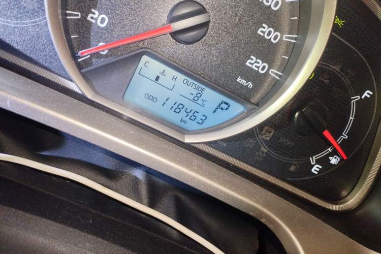 Used Toyota RAV4 2013 2.5L Automatic 4x4 Elite Edition Odometer Close Up