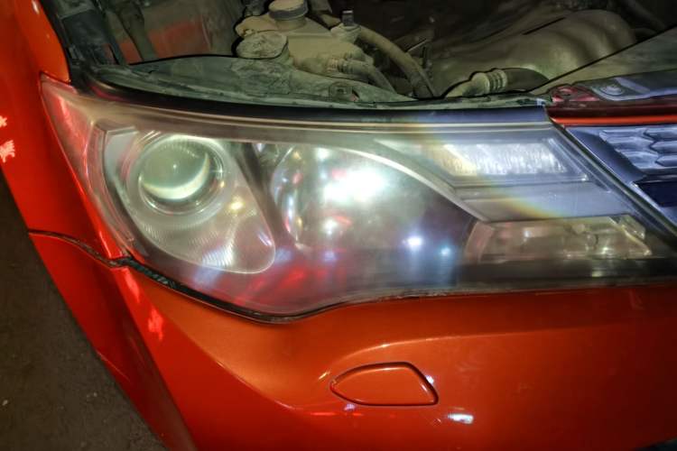 Used Toyota RAV4 2013 2.5L Automatic 4x4 Elite Edition Right Front Headlight