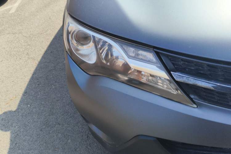 Used Toyota RAV4 2013 2.0L CVT Four-Wheel Drive New Edition Right Front Headlight