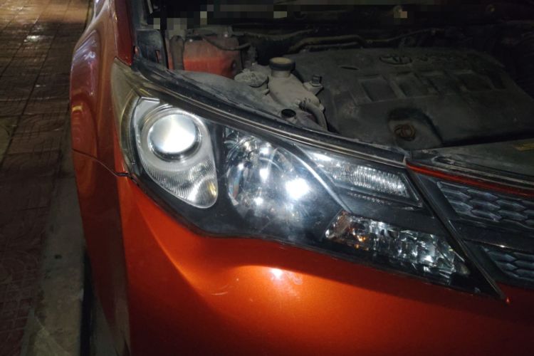 Used Toyota RAV4 2013 2.0L CVT Four-Wheel Drive Fashion Edition Right Front Headlight