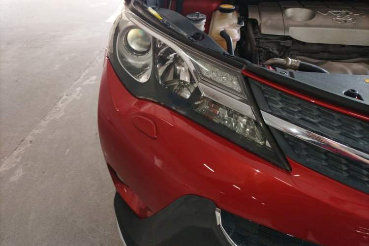 Used Toyota RAV4 2013 2.5L Automatic 4x4 Elite Edition Right Front Headlight