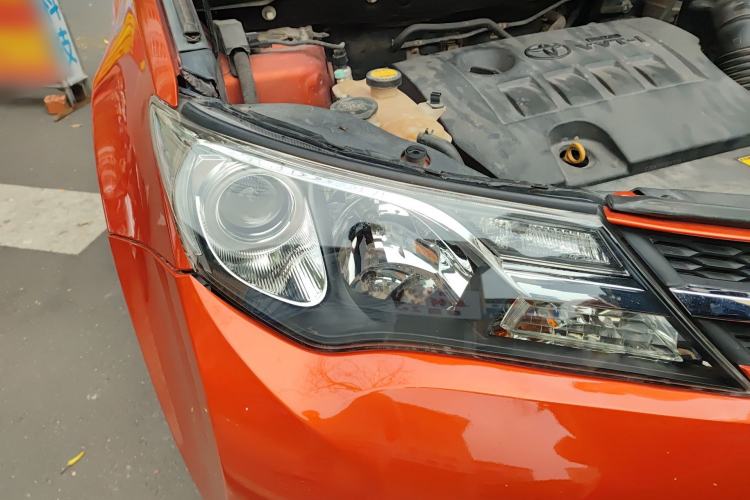 Used Toyota RAV4 2013 2.0L CVT Four-Wheel Drive New Edition Right Front Headlight