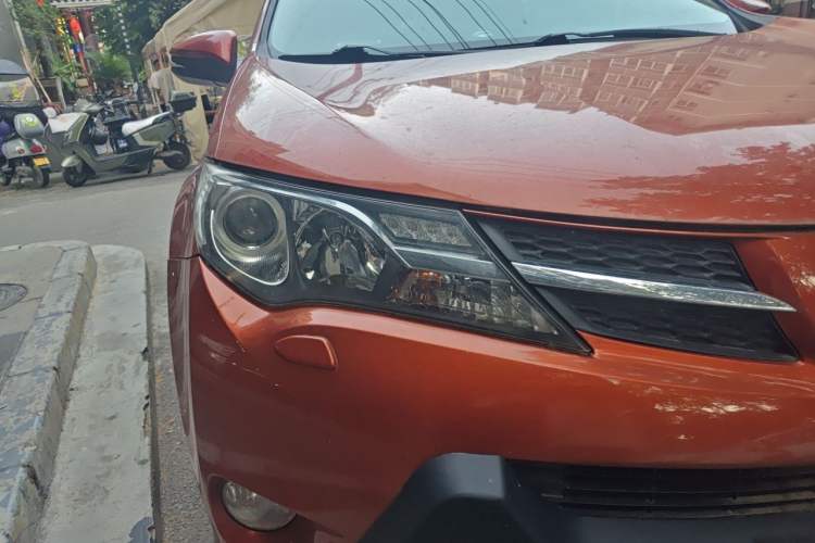 Used Toyota RAV4 2013 2.5L Automatic 4x4 Prestige Edition Right Front Headlight