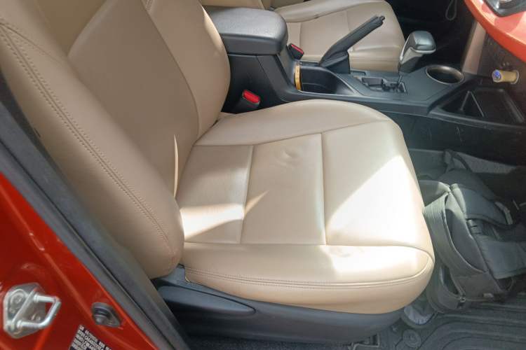 Used Toyota RAV4 2013 2.0L CVT Two-Wheel Drive Urban Edition Right Front Seat