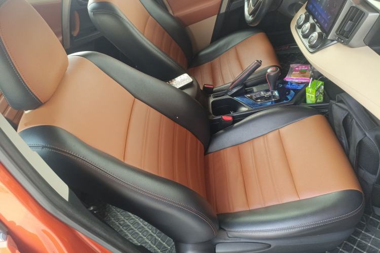 Used Toyota RAV4 2013 2.0L CVT Two-Wheel Drive Urban Edition Right Front Seat