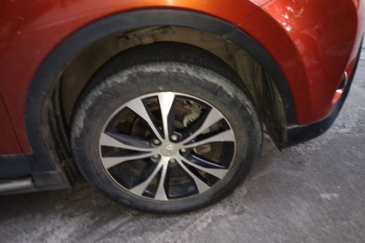 Used Toyota RAV4 2013 2.5L Automatic 4x4 Prestige Edition Right Front Wheel Hub