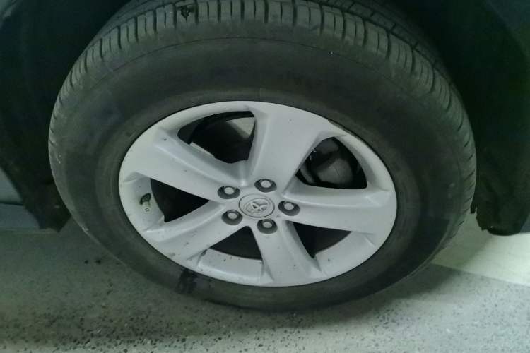 Used Toyota RAV4 2013 2.0L CVT Four-Wheel Drive New Edition Right Front Wheel Hub