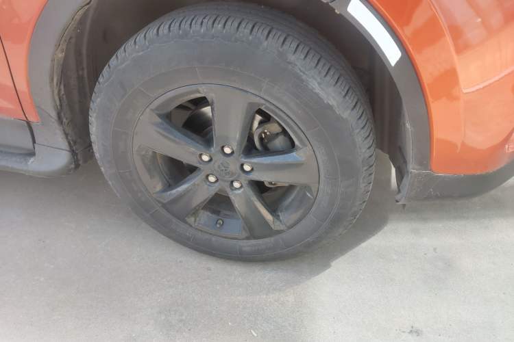 Used Toyota RAV4 2013 2.0L CVT Four-Wheel Drive Fashion Edition Right Front Wheel Hub