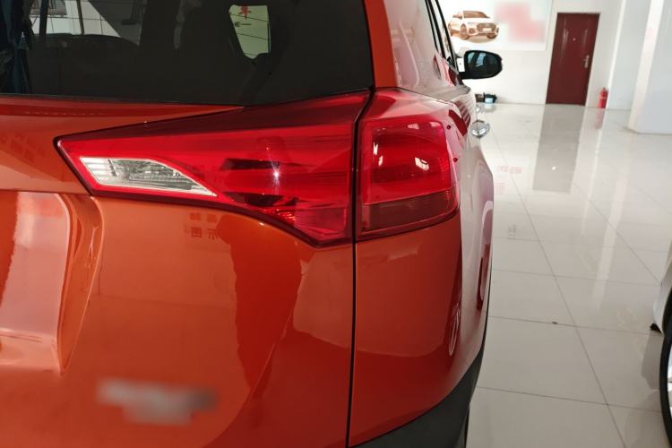 Used Toyota RAV4 2013 2.5L Automatic 4x4 Prestige Edition Right Rear Taillight