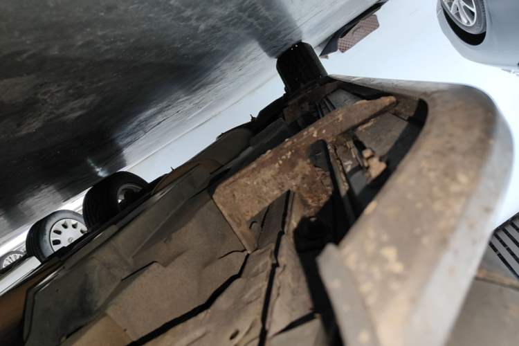 Used Toyota RAV4 2013 2.5L Automatic 4x4 Elite Edition Right Side Sill