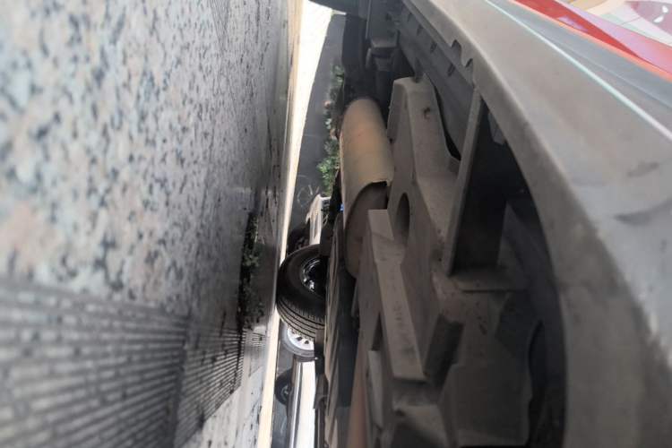 Used Toyota RAV4 2013 2.5L Automatic 4x4 Elite Edition Right Side Sill
