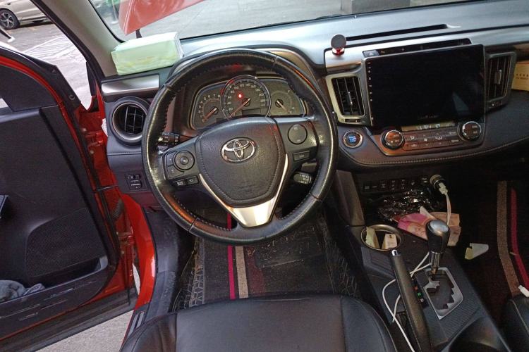 Used Toyota RAV4 2013 2.5L Automatic 4x4 Prestige Edition Steering Wheel