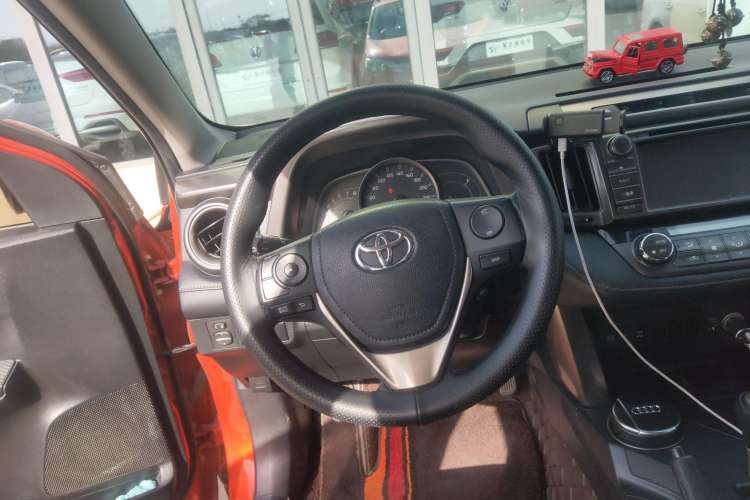 Used Toyota RAV4 2013 2.0L CVT Four-Wheel Drive Fashion Edition Steering Wheel