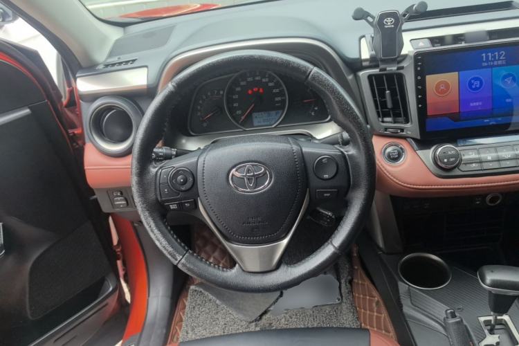 Used Toyota RAV4 2013 2.5L Automatic 4x4 Elite Edition Steering Wheel
