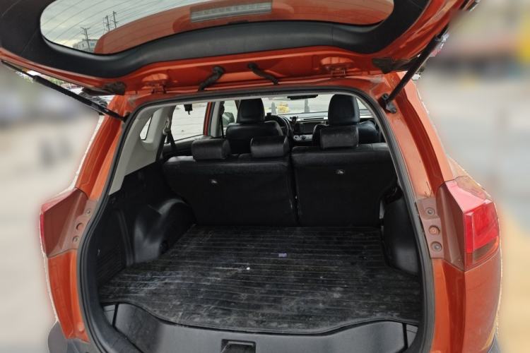 Used Toyota RAV4 2013 2.5L Automatic 4x4 Elite Edition Trunk