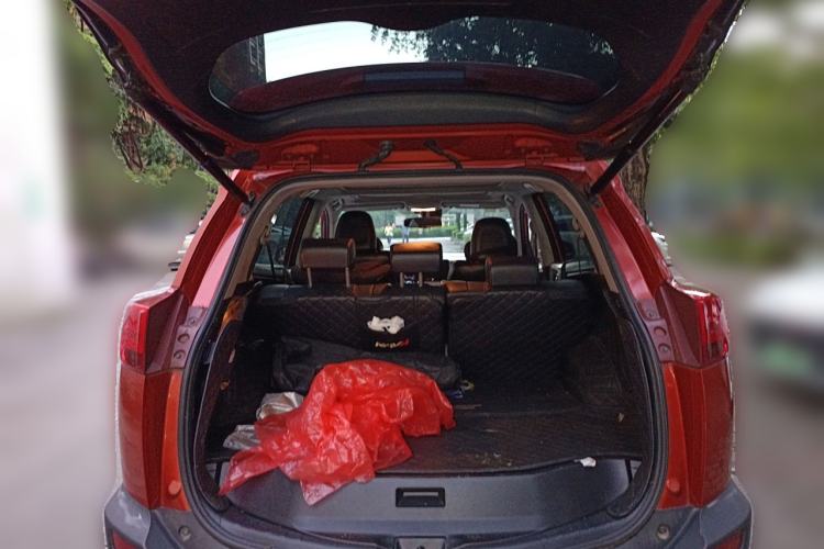 Used Toyota RAV4 2013 2.5L Automatic 4x4 Prestige Edition Trunk