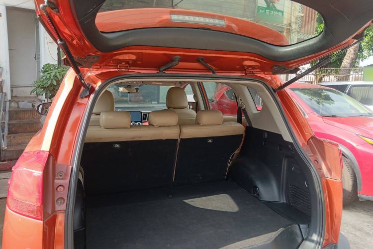Used Toyota RAV4 2013 2.0L CVT Two-Wheel Drive Urban Edition Trunk