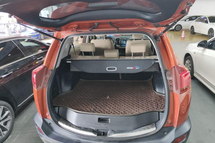 Used Toyota RAV4 2013 2.5L Automatic 4x4 Elite Edition Trunk