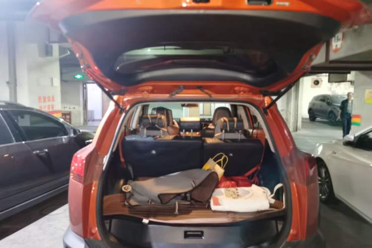 Used Toyota RAV4 2013 2.5L Automatic 4x4 Elite Edition Trunk