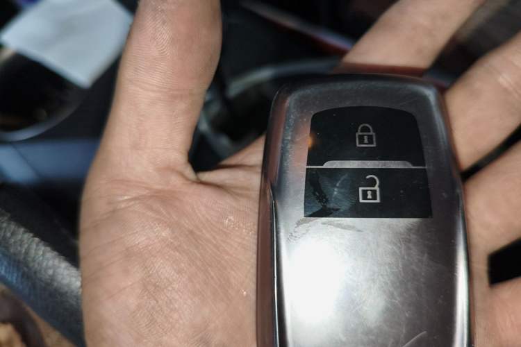 Used Toyota RAV4 2013 2.5L Automatic 4x4 Elite Edition Vehicle Key