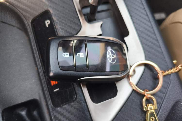 Used Toyota RAV4 2013 2.0L CVT Four-Wheel Drive New Edition Vehicle Key