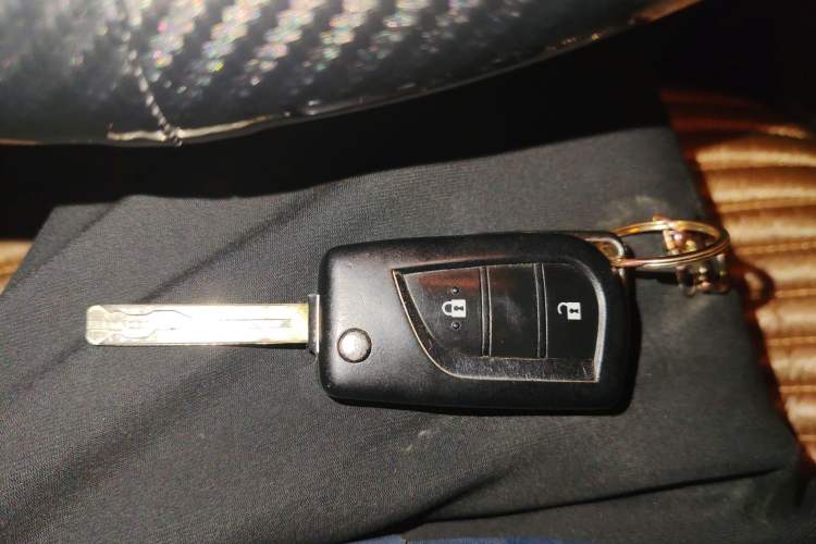 Used Toyota RAV4 2013 2.0L CVT Four-Wheel Drive Fashion Edition Vehicle Key