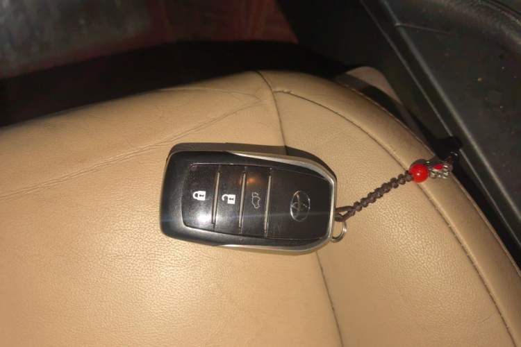Used Toyota RAV4 2013 2.5L Automatic 4x4 Prestige Edition Vehicle Key