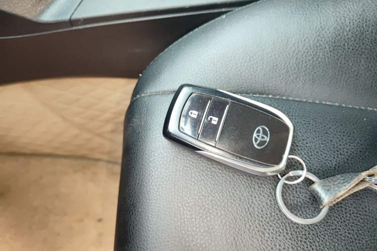 Used Toyota RAV4 2013 2.0L CVT Four-Wheel Drive New Edition Vehicle Key
