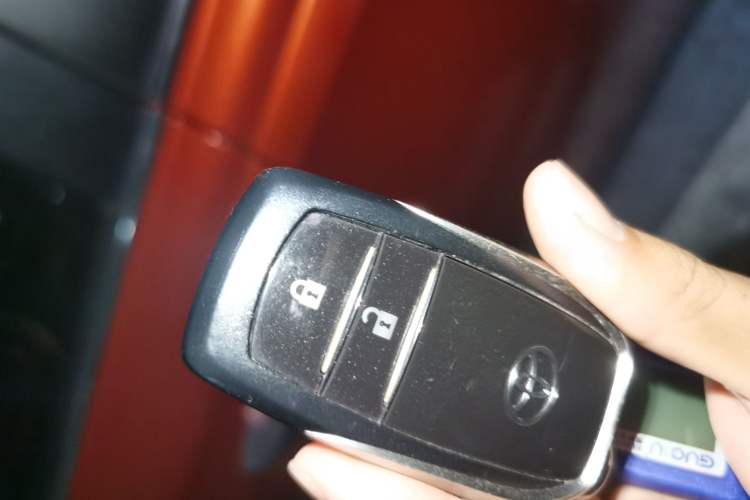 Used Toyota RAV4 2013 2.5L Automatic 4x4 Elite Edition Vehicle Key