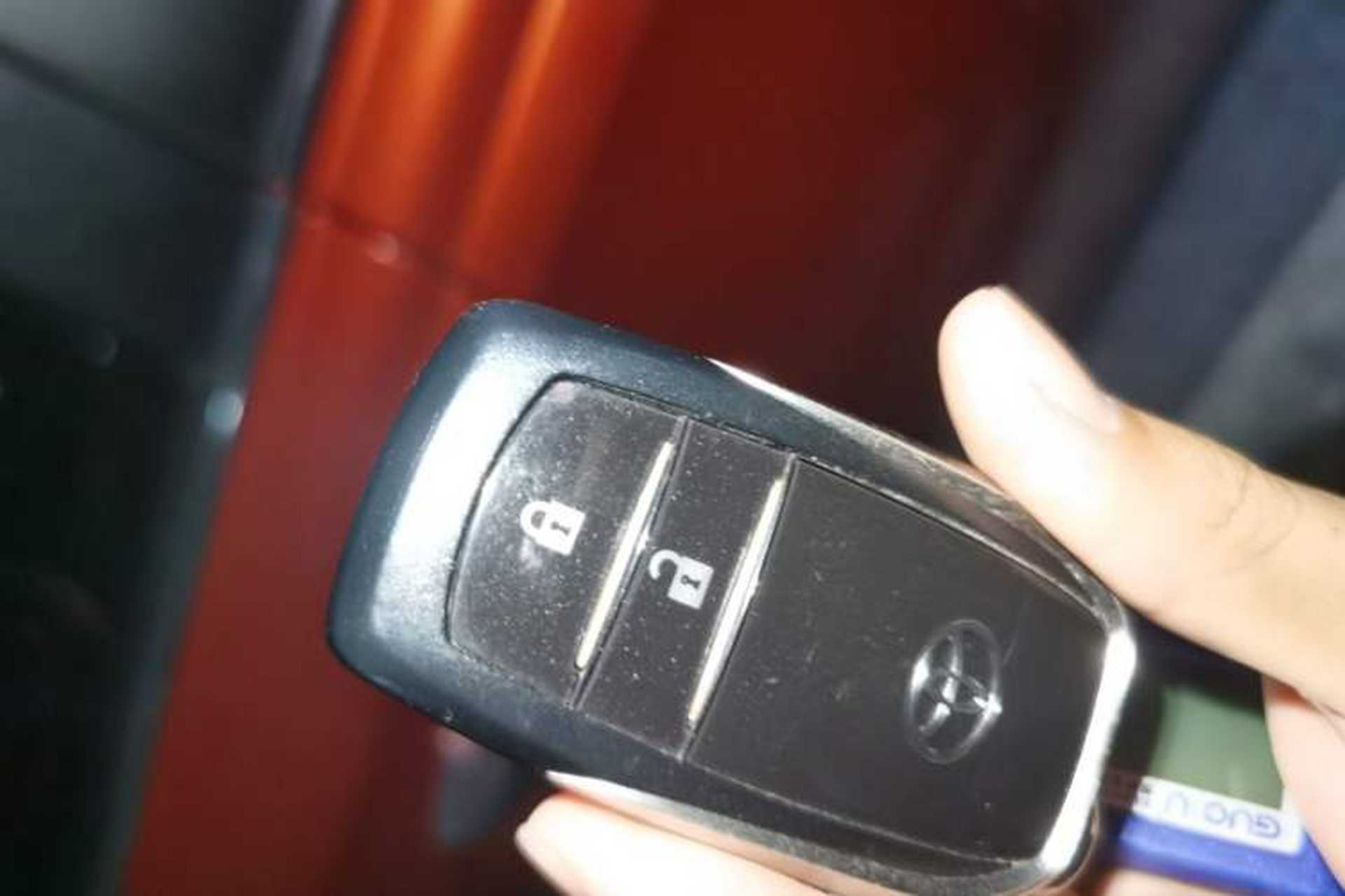 Used Toyota RAV4 2013 2.5L Automatic 4x4 Elite Edition Vehicle Key