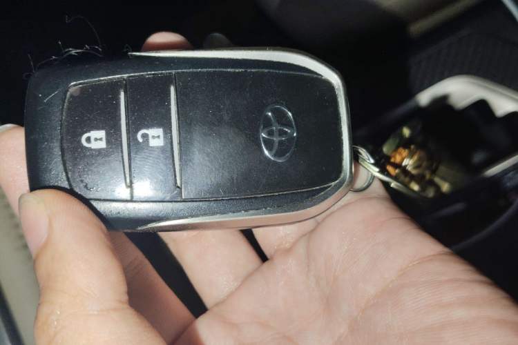 Used Toyota RAV4 2013 Special Edition 2.0L Automatic Elite Vehicle Key