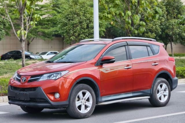 Used Toyota RAV4 2013 2.0L CVT Four-Wheel Drive New Edition